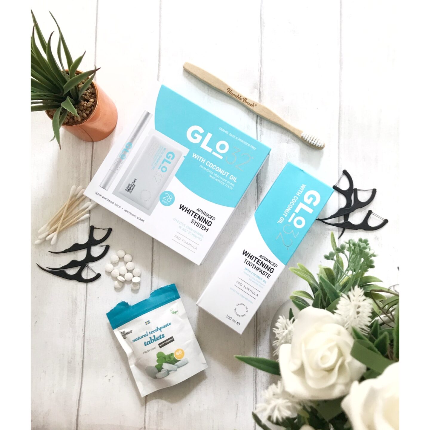 GLO32 flatlay photo