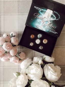 Mavala's Twist & shine collection in a flatlay photo